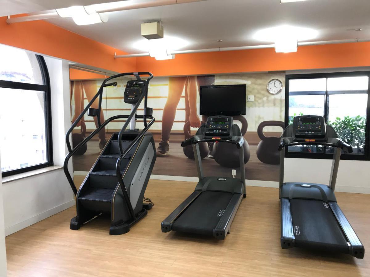 Hotel Clarion Faria Lima São Paulo Zewnętrze zdjęcie A treadmill and a stair climber